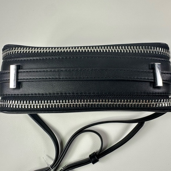 Women’s NEW DKNY Carter Logo Camera Crossbody Bag - Picture 10 of 12